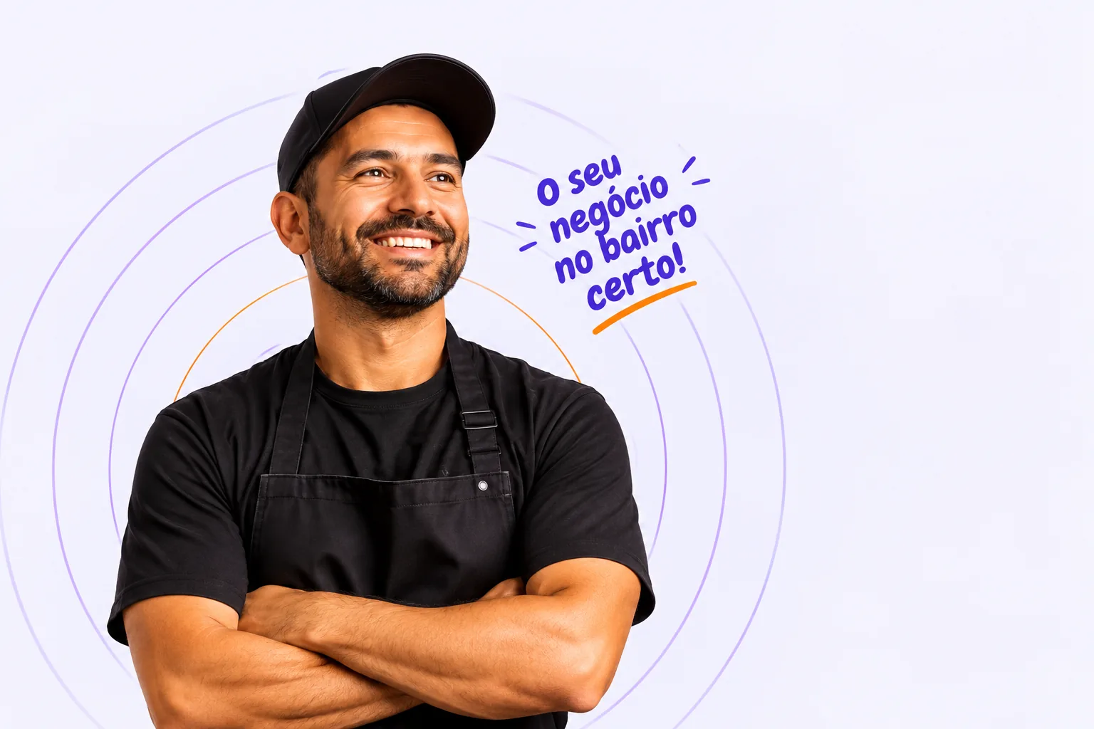 Dono de delivery sorridente de boné e braços cruzados: o seu negócio no bairro certo